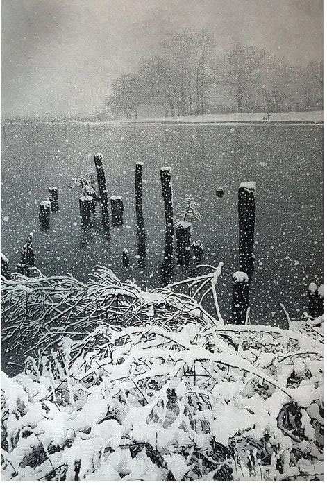 picture of lake in snow